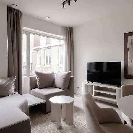 Modern 2br In Centre Апартаменты *