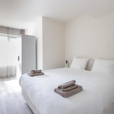 Modern 2br In Centre Апартаменты *