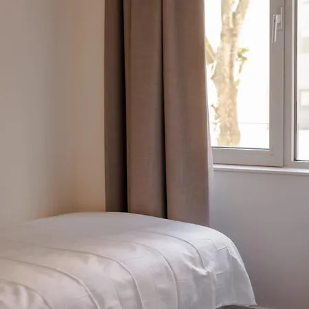 Modern 2br In Centre Апартаменты *