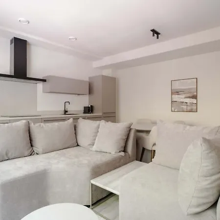 Апартаменты Modern 2br In Centre
